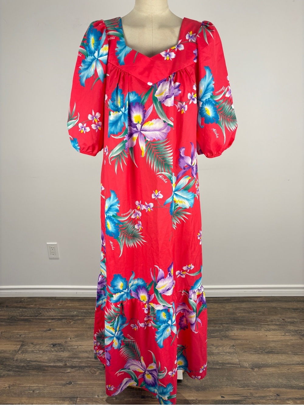 Vintage Royal Creations Hawaii Floral Maxi Dress Muumuu Pink Tropical Medium